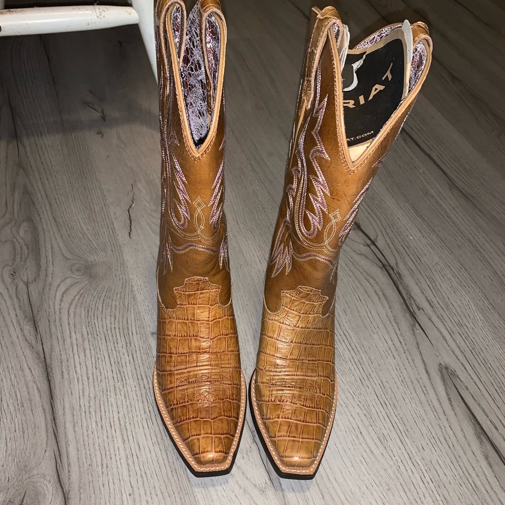 Ariat Boots - Picture 1 of 3